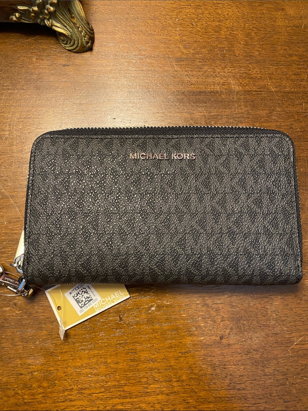 Michael Kors Black Jet Set Zip Wallet with Silver Hardware - Picture 3 of 9